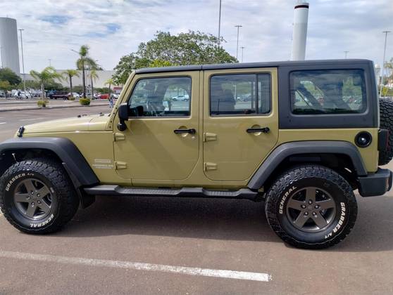JEEP WRANGLER 3.6 UNLIMITED SPORT 4X4 V6 GASOLINA 4P AUTOMÁTICO JEEP WRANGLER 3.6 UNLIMITED SPORT 4X4 V6 GASOLINA 4P AUTOMÁTICO